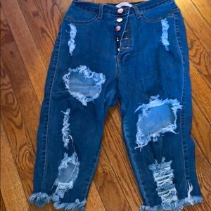 Bermuda ripped shorts
